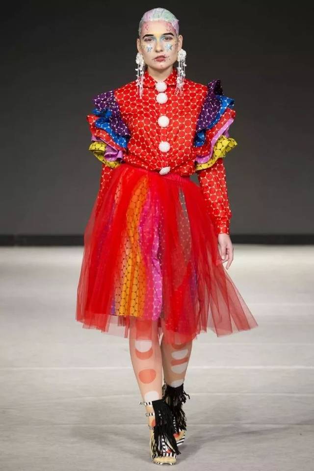 包含莎拉波娃赛事官方发布大胜新规，巴塞罗那争议不断！的词条