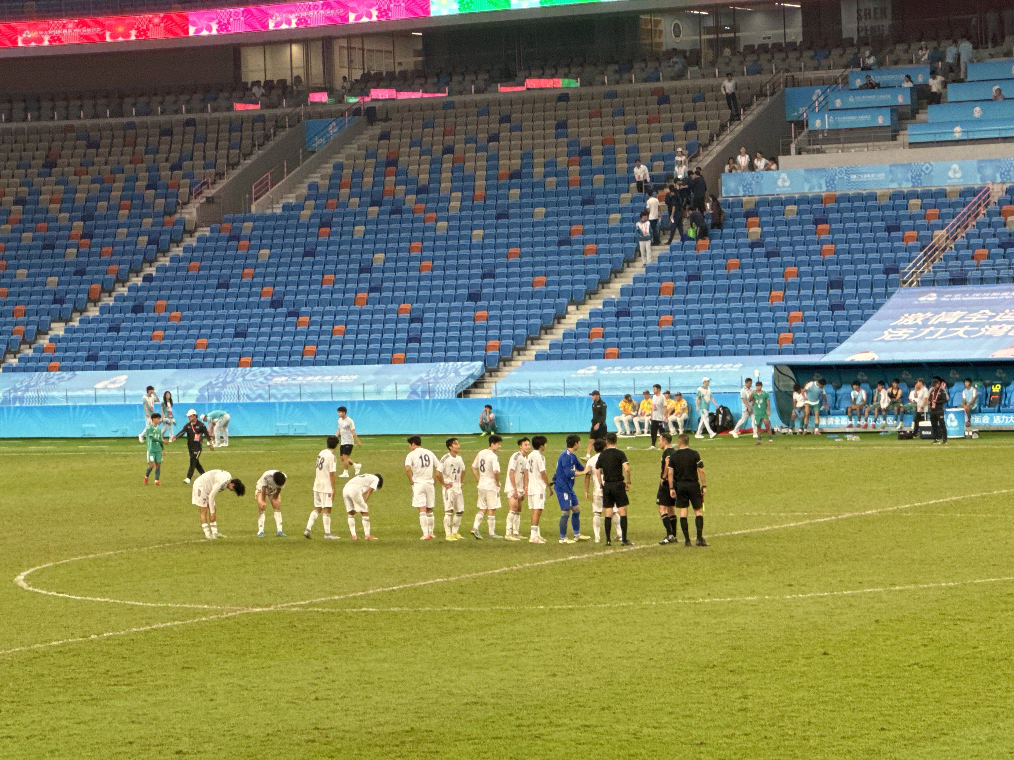 巴特勒在热火比赛中出色防守,绝杀引发热议的球员 巴特勒在热火比赛中出色防守,绝杀引发热议的球员